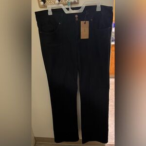 New with tags Classic Black Straight Leg Women's Jeans